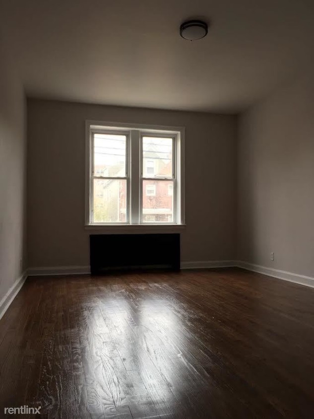 Building Photo - 41 Elm St