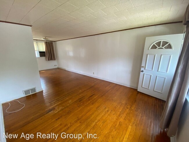 Building Photo - 2 br, 1 bath House - 4520 Robbins Street