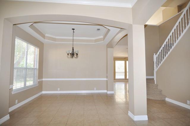 Building Photo - 213 Canyon Lake Dr