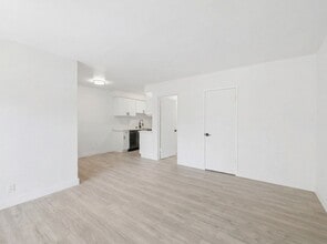 Building Photo - 6828 Fulton Ave