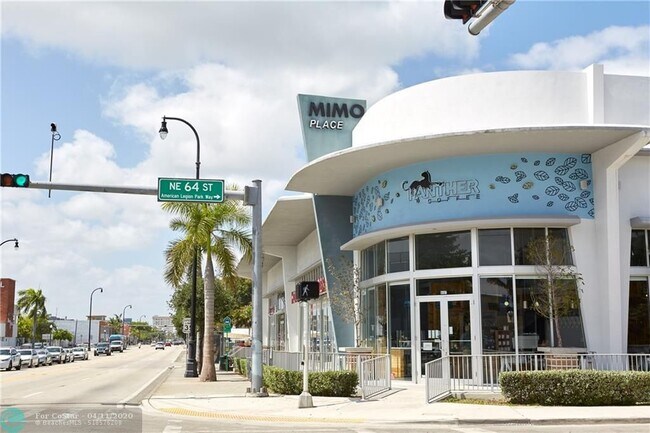 Foto del edificio - 568 NE 66th St