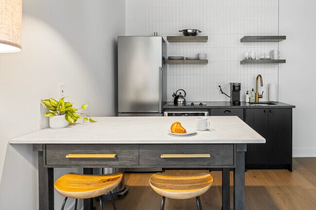 Building Photo - 122 N 3rd St