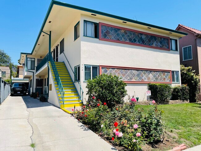 Foto del edificio - 740 N Edinburgh Ave
