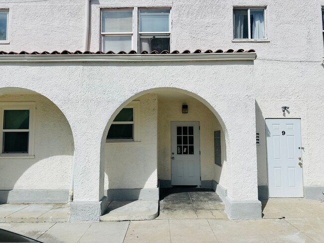 Photo - 7 E Clark St Apartment