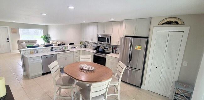 Building Photo - 2914 Spanish Trail