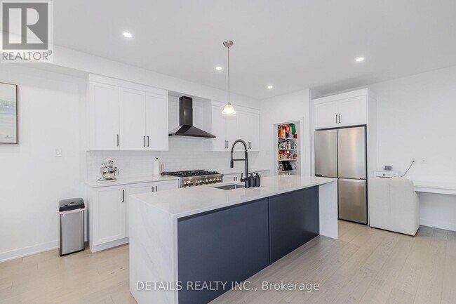Building Photo - 67 Viceroy Mews