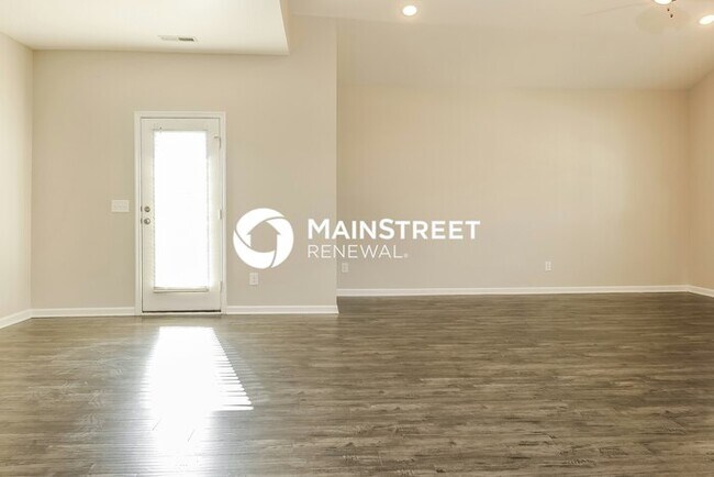 Building Photo - 3 Bedroom Pet-Friendly Home in Spring Hill, TN with Main Street Renewal