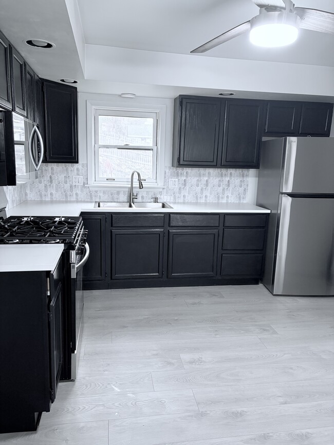 Building Photo - 338 Prestley Rd