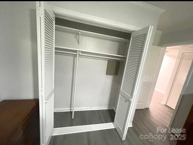 Building Photo - 124 Bridges Cir