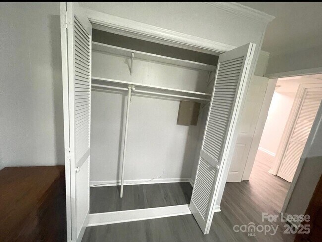 Foto del edificio - 124 Bridges Cir