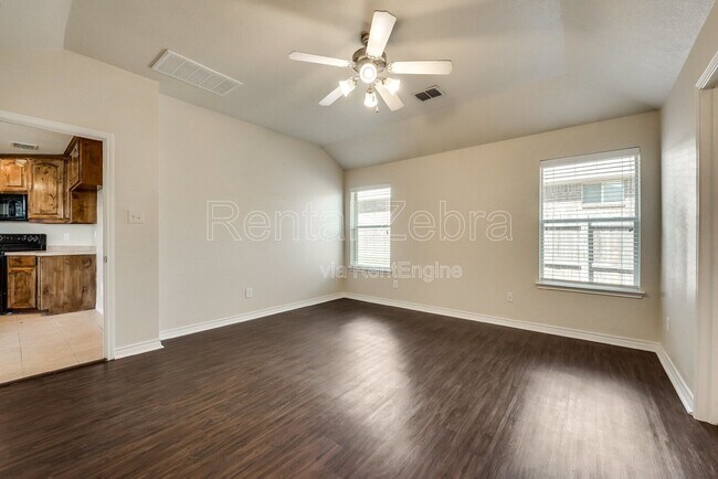 Foto del edificio - 4216 Summersweet Ln