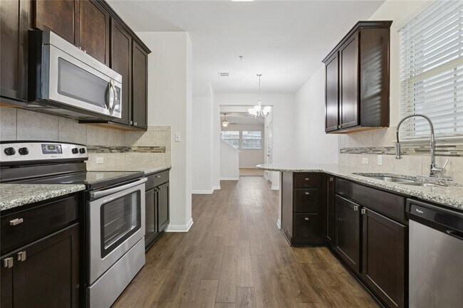 Foto del edificio - 1200 10th St