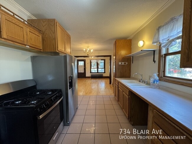 Building Photo - 734 Blair Ave