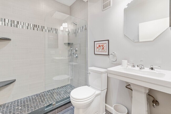 Foto del edificio - 257 W Newton St