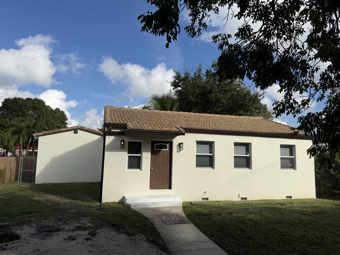 Photo - 133 Truxton Dr (Miami Springs, FL)
