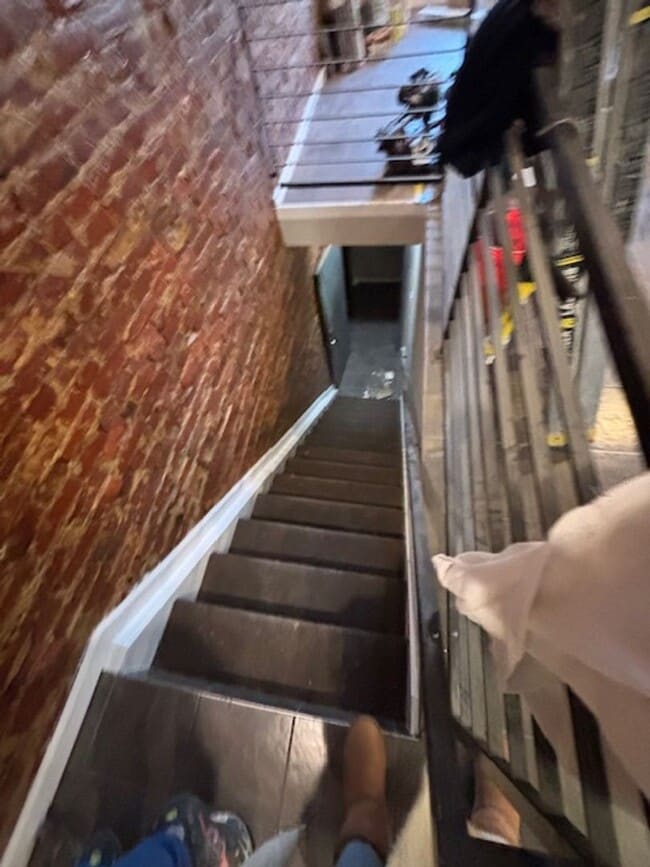 Photo - 1919 E Thayer St Apartment