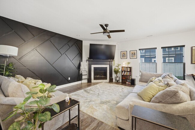 Foto del edificio - Welcome to this beautiful 4 Bedroom, 2.5 bathroom home nestled in a quiet community in Suffolk!