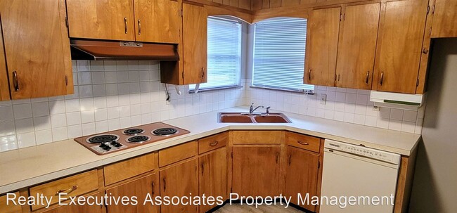 Building Photo - 3 br, 3 bath House - 405 Karla Drive