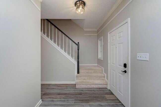 Building Photo - Lovely 4 Bedroom 2.5 Bath in Carmel's Park...