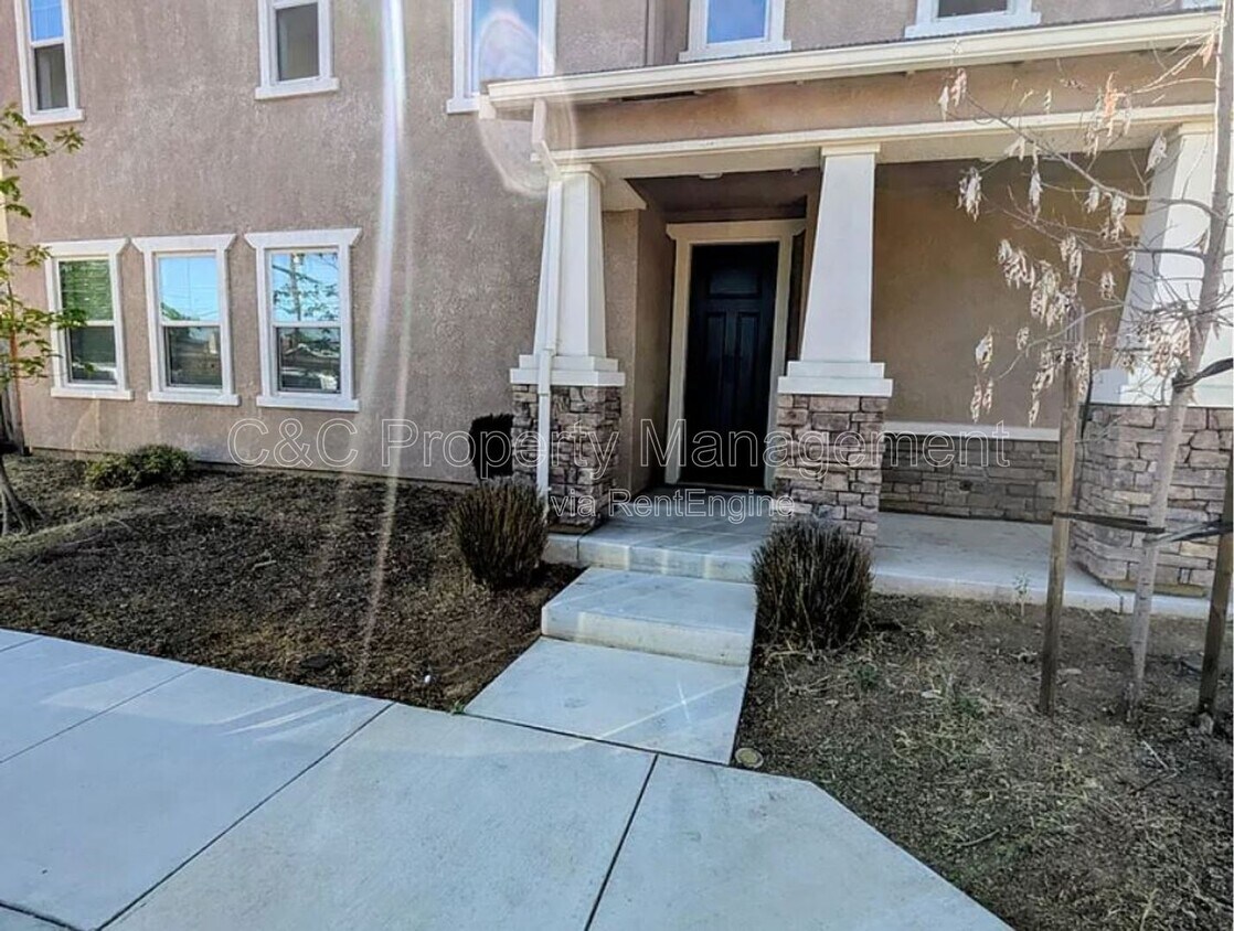 Foto principal - 714 Sullivan Wy