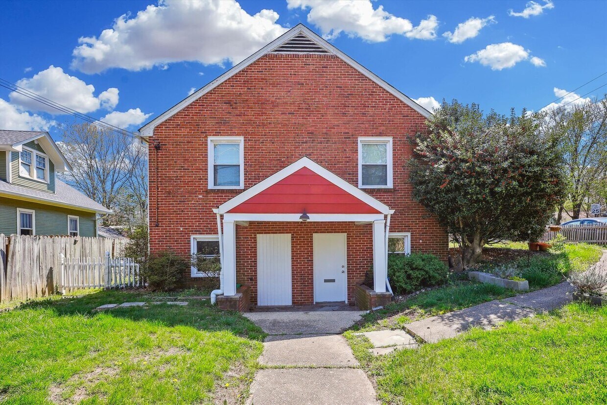 Primary Photo - 7717 Carroll Ave