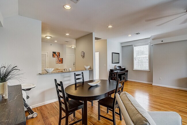 Building Photo - 687 Avenue A
