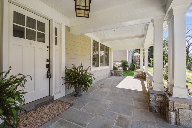 Foto del edificio - 5br Bethesda Home for Rent