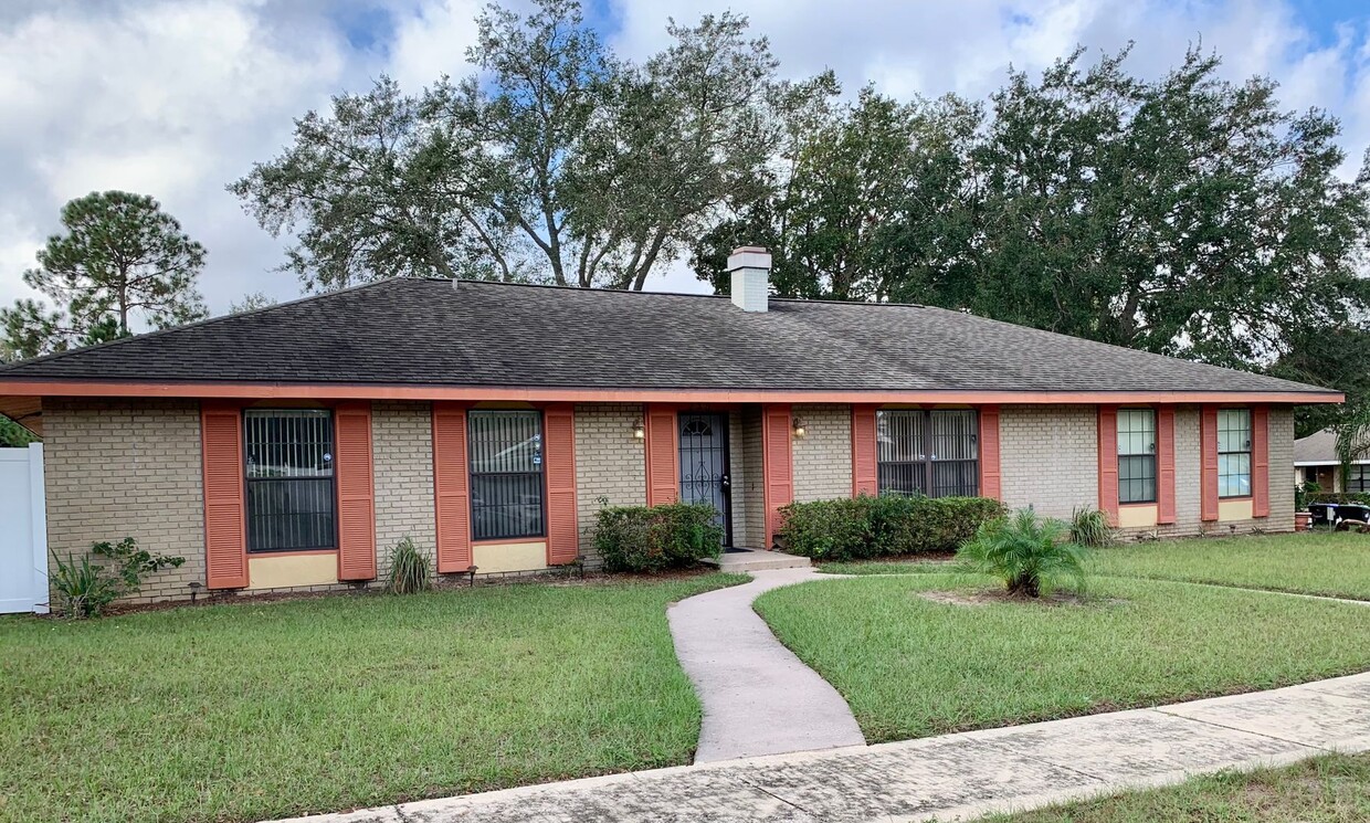 Primary Photo - 4/2 Beautiful completely updated home in O...