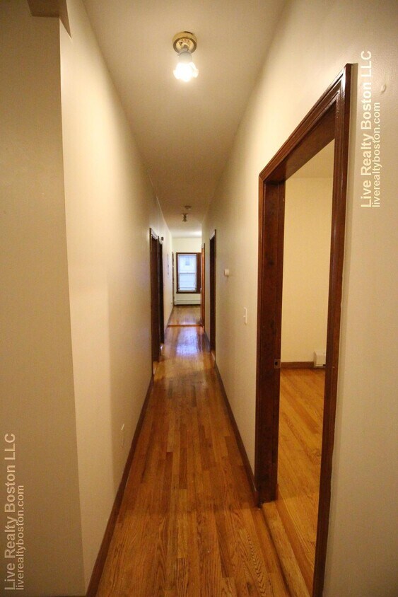 Building Photo - 133 Brook St