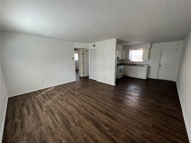 Building Photo - 3531 Applewood Terrace