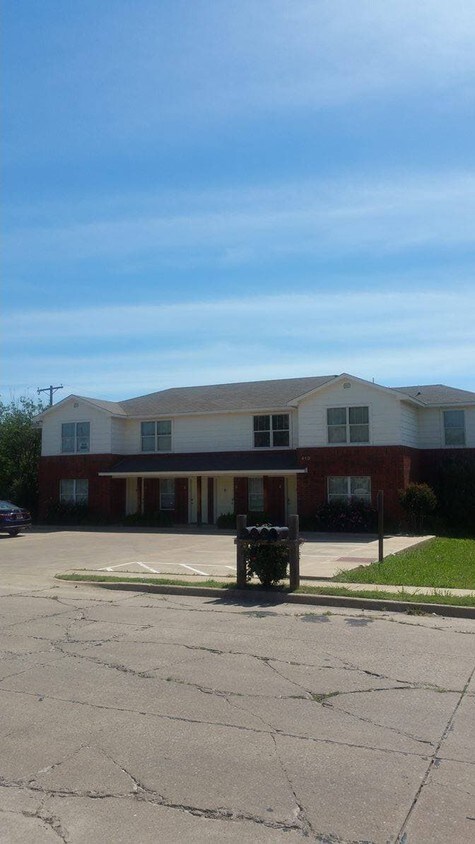 Primary Photo - 410 SW 26th St