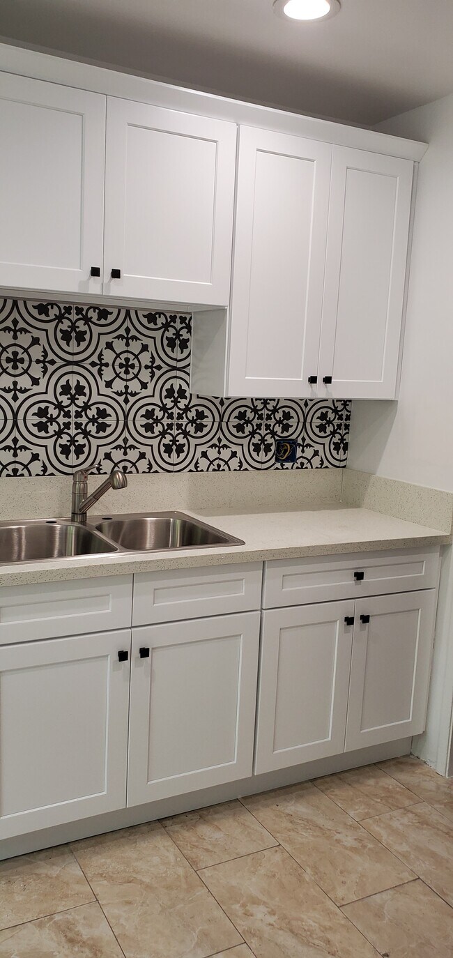 Foto del edificio - 3353 Brookhill St