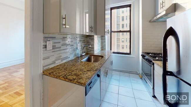 Foto del edificio - 315 W 102nd St