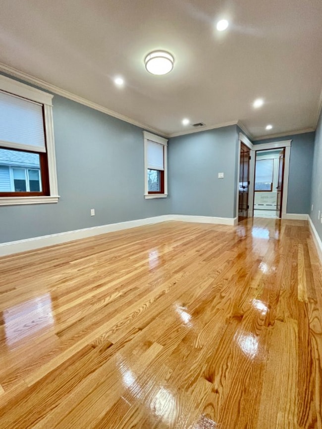 Building Photo - 4-bed + 2.5-bath New Construction Oak Squa...