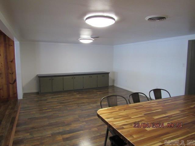 Foto del edificio - 215 Adams Lake Rd