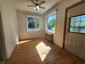 Building Photo - 239 Lipton St
