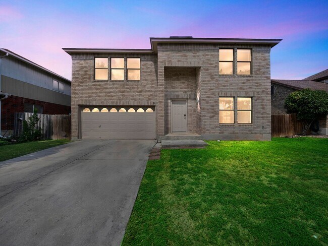 Foto del edificio - 3 bedroom, 2 1/2 bathroom, 2575 sqft Singl...