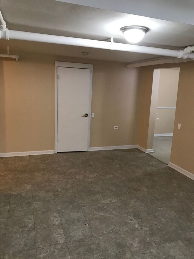 Foto del edificio - 7728 N Marshfield Ave