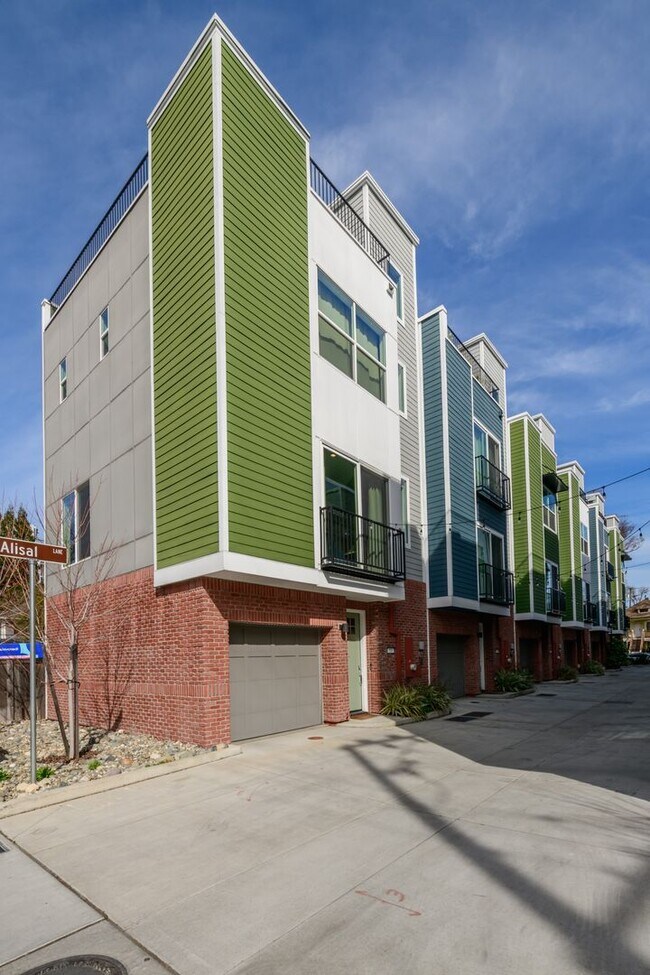 Foto del edificio - Fully Furnished & Move-In Ready in Midtown | Stylish & Modern Home for Rent