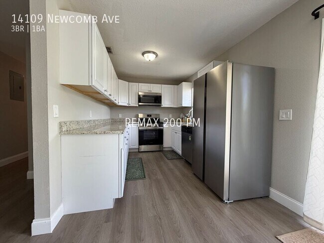 Foto del edificio - 14109 Newcomb Ave