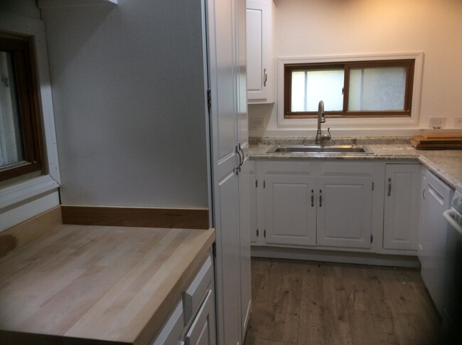 Kitchen and big pantry cabinet - 13929 Malaspina St