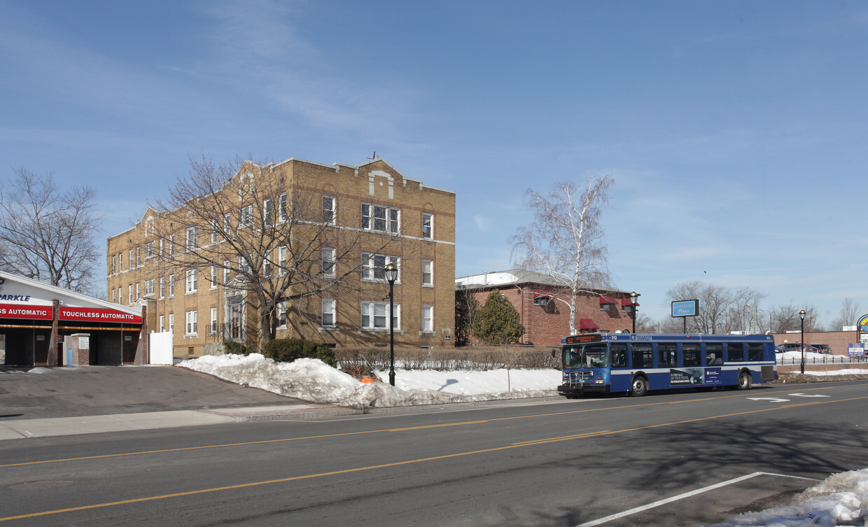 Building Photo - 913 Wethersfield Ave