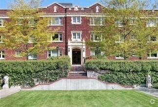 Building Photo - 100 W Highland Dr