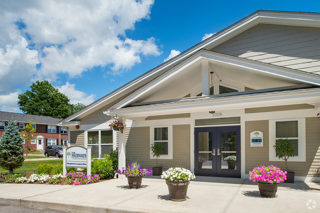 Office/Resident Lounge - The Fairways