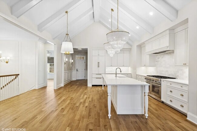 Foto del edificio - 6206 Flagg Creek Ln