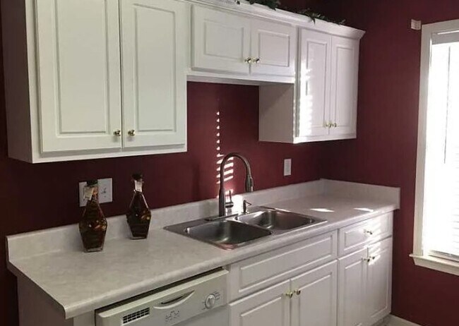 Foto del edificio - 333 Elders Pond Cir