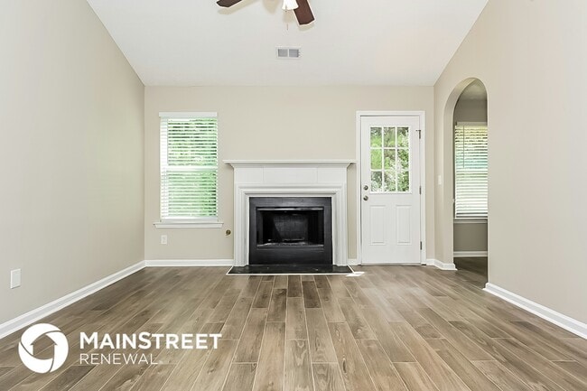 Building Photo - 350 Summer Hill Cir