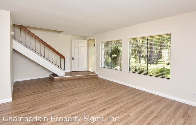 Building Photo - 3115 Avenida de Anita
