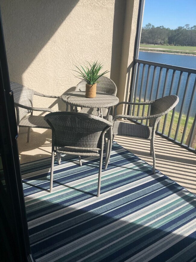 Foto del edificio - 17006 Vardon Ter