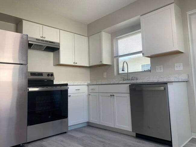 Building Photo - P278 - Winds #8A